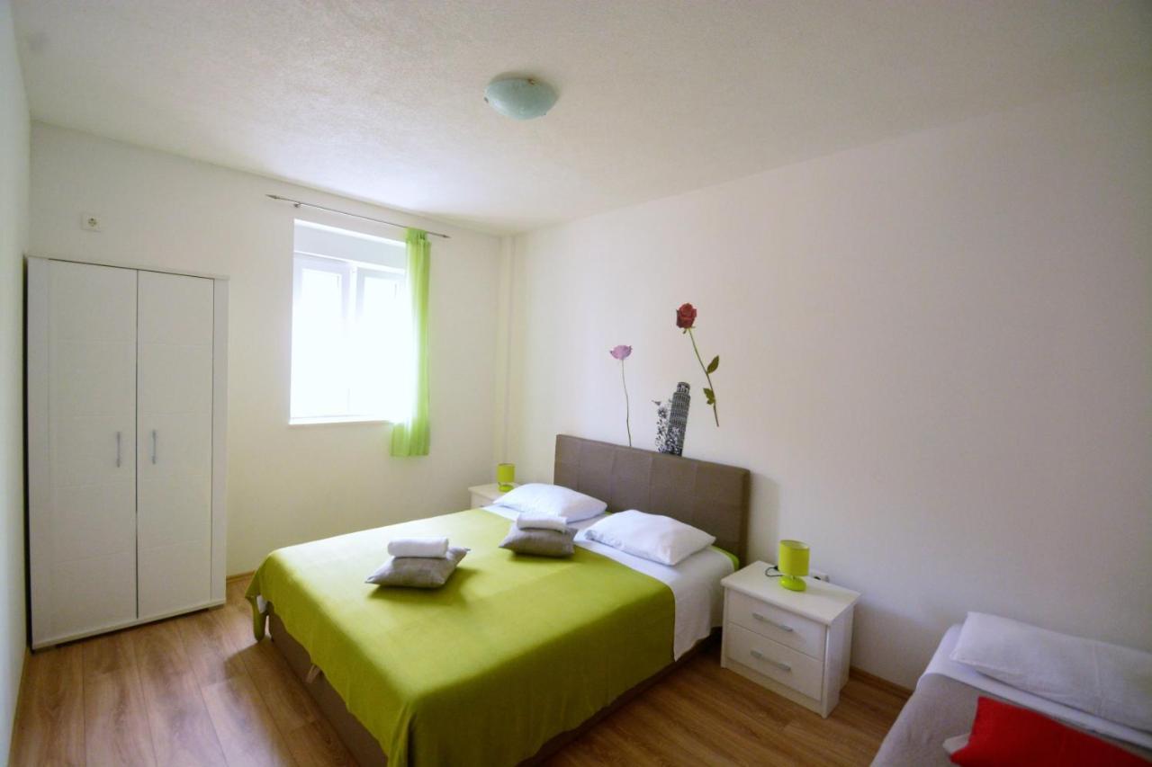 Kala And Tina Apartments Podstrana Luaran gambar