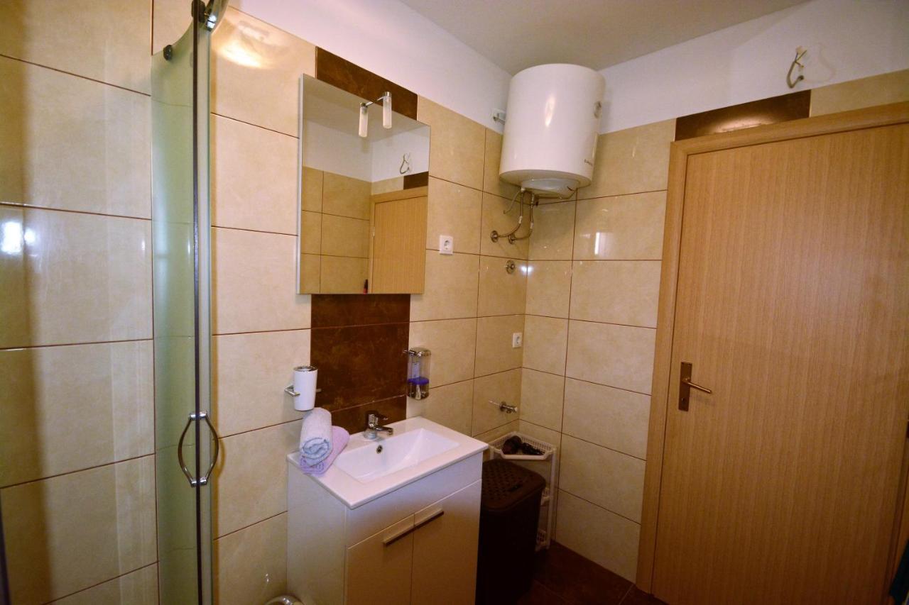 Kala And Tina Apartments Podstrana Luaran gambar