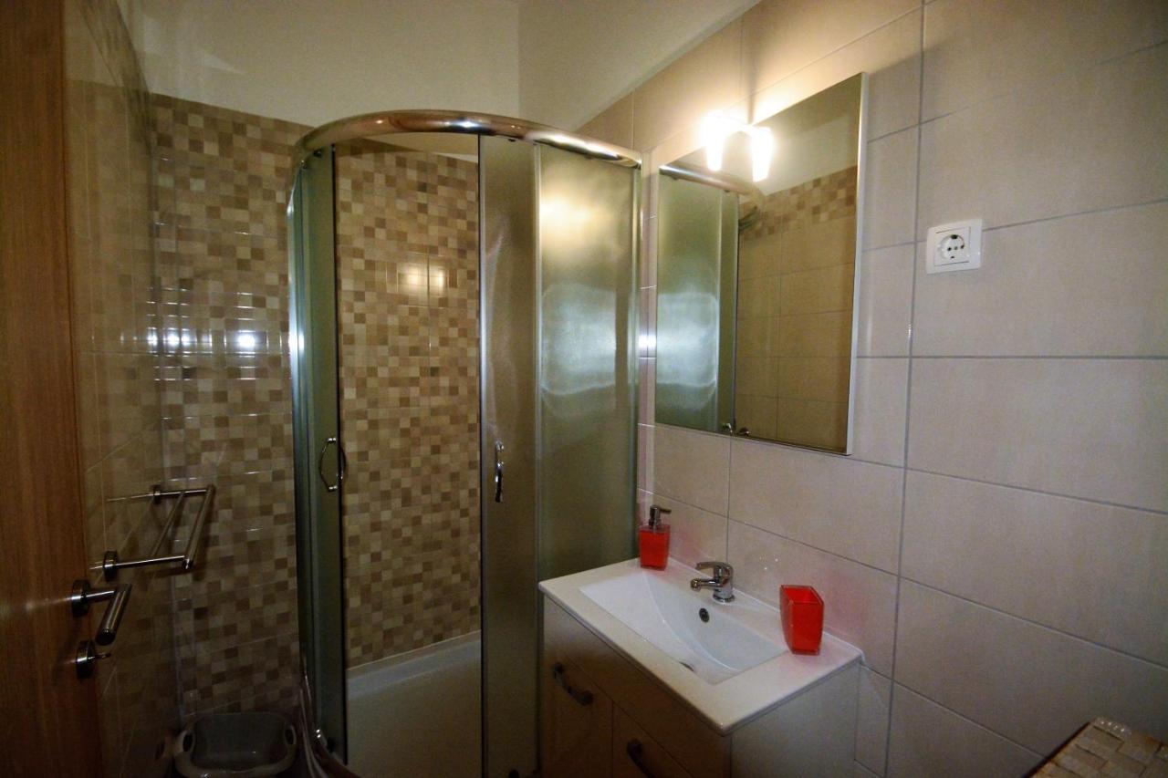 Kala And Tina Apartments Podstrana Luaran gambar