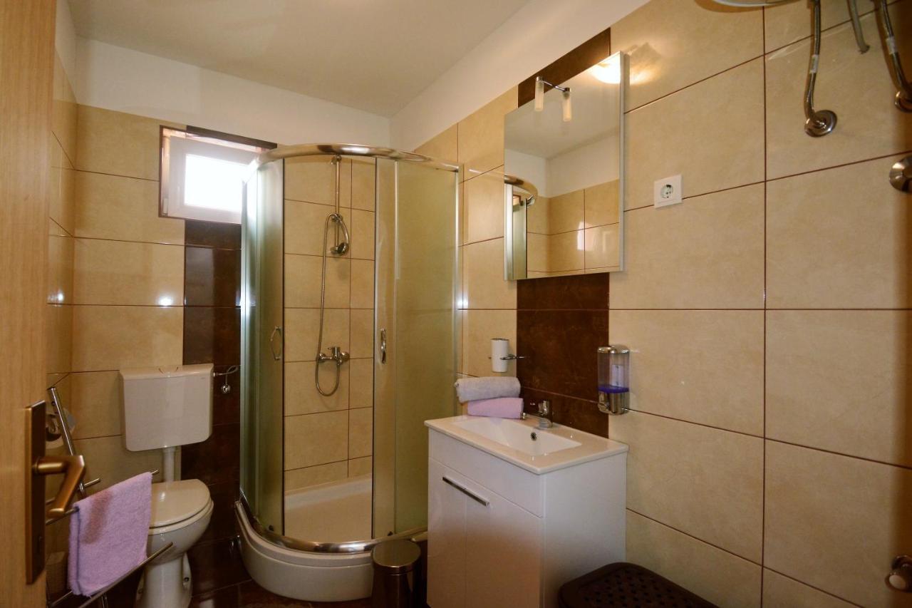 Kala And Tina Apartments Podstrana Luaran gambar