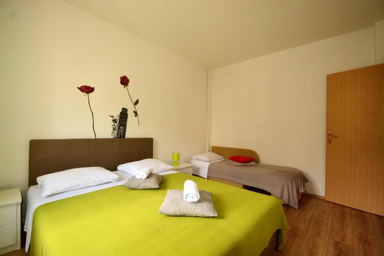 Kala And Tina Apartments Podstrana Luaran gambar
