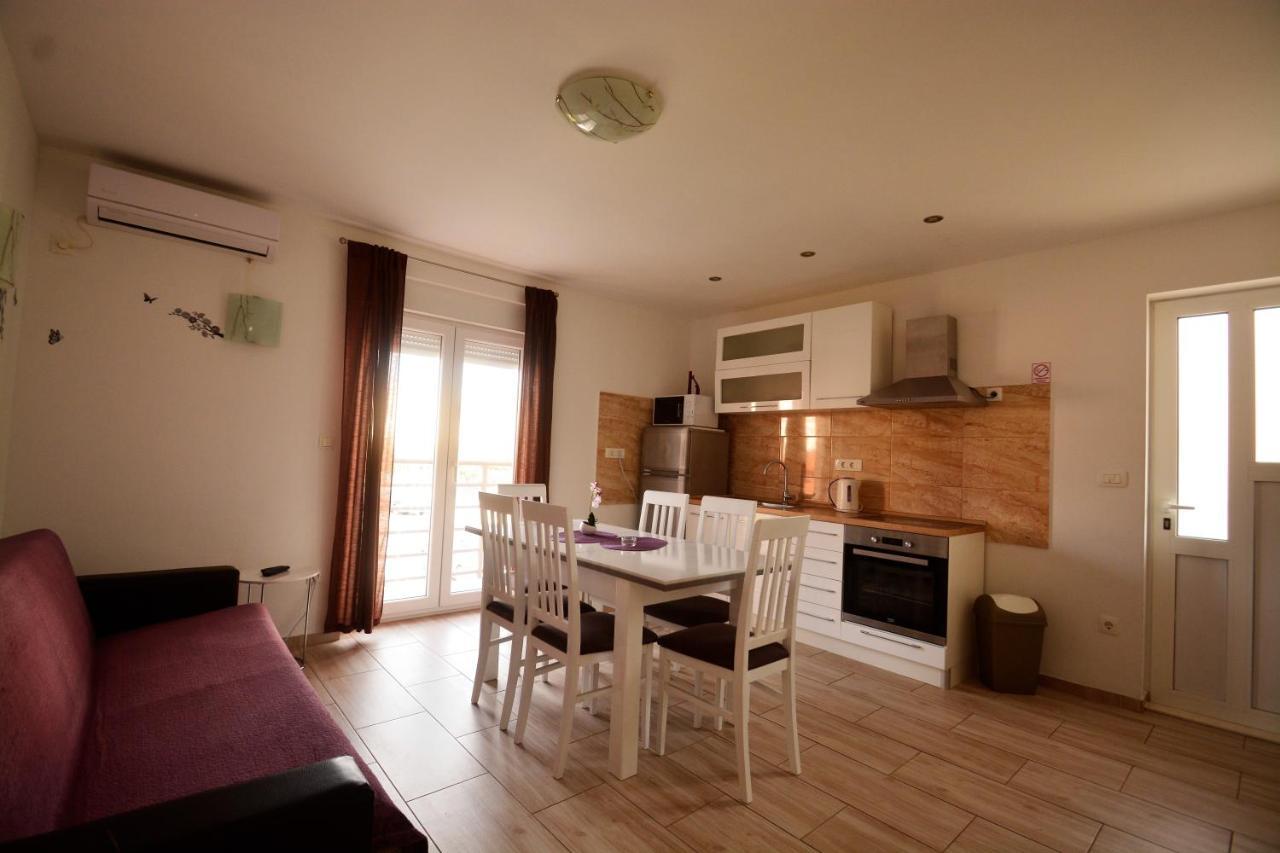 Kala And Tina Apartments Podstrana Luaran gambar
