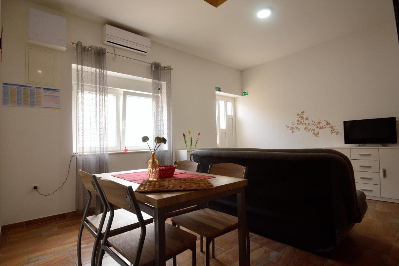 Kala And Tina Apartments Podstrana Luaran gambar